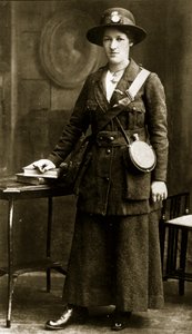 Rose McNamara i Cumann na mBan-uniform (sepia-foto) af English Photographer